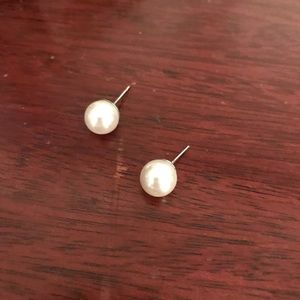 pearl studs